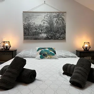 lescapade-seysselane.hotels-rhonealpes.com/